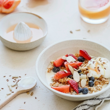 Greek yogurt with fruit & nuts